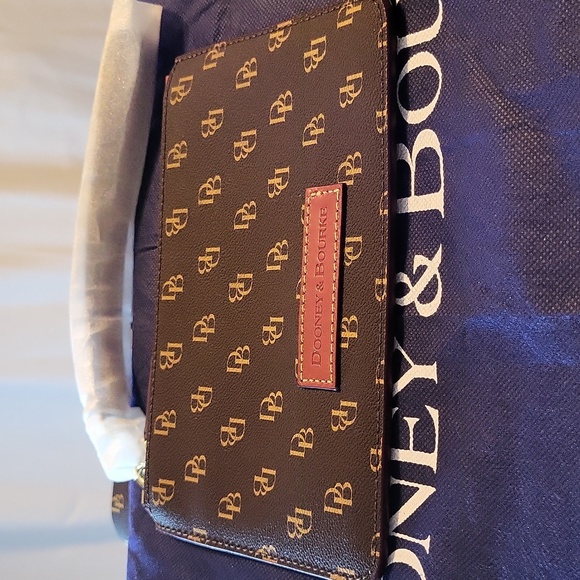 3-PIECE DOONEY & BOURKE GRETTA "BRIANNA" Tote, Pouch & XL Dust Cover NWT - Picture 8 of 9